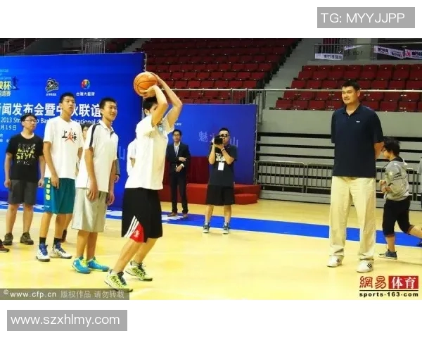 赵本山姚明携手共创CBA新篇章体育与娱乐的完美结合